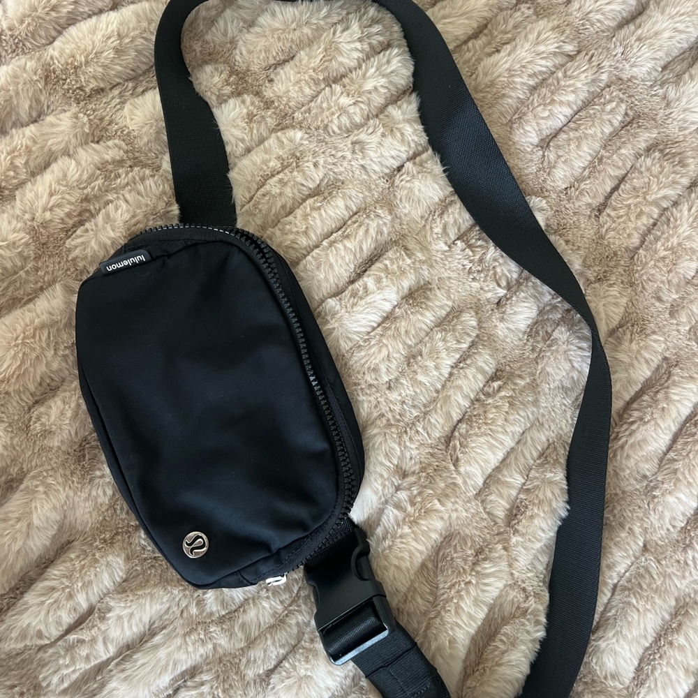 lululemon athletica Black Belt Bag